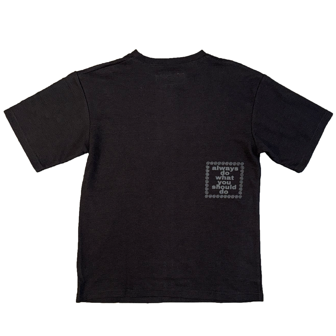 waffle script tshirt - black