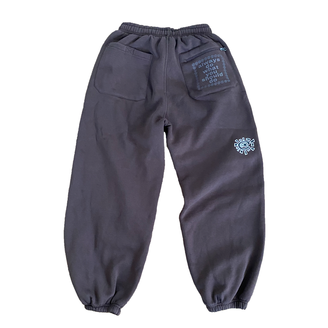 rel@xed brown jogger – always do what you should do